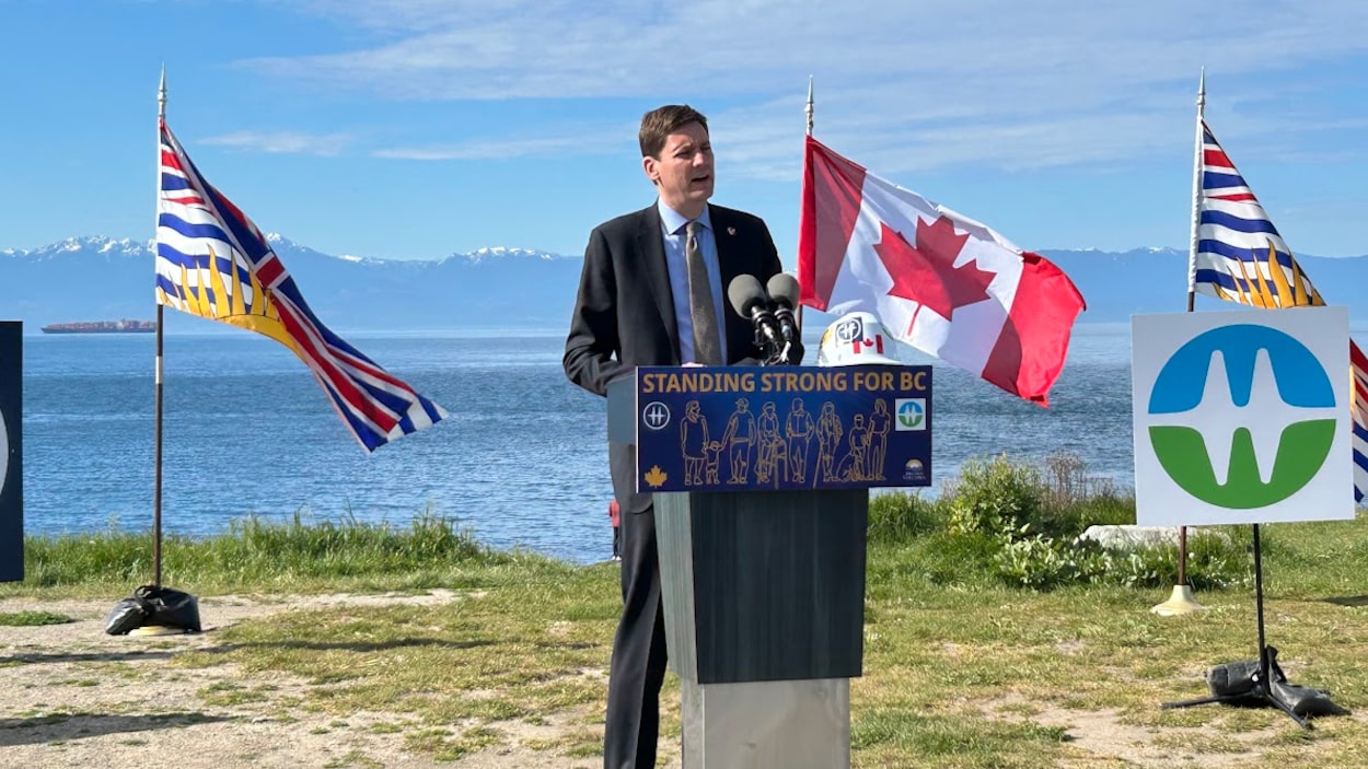 David Eby ne veut pas se prononcer sur un projet « spéculatif » de pipeline dans le nord