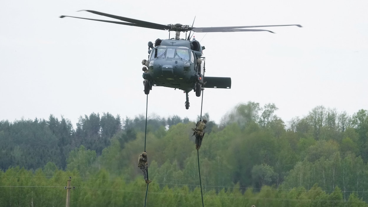 Ottawa refuse d’acheter des hélicoptères made in USA