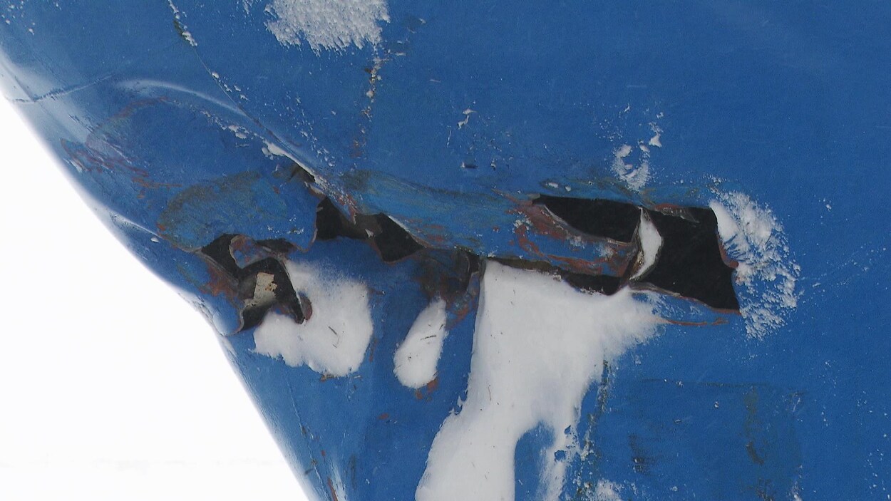 Proue du bateau Apollo endommagée