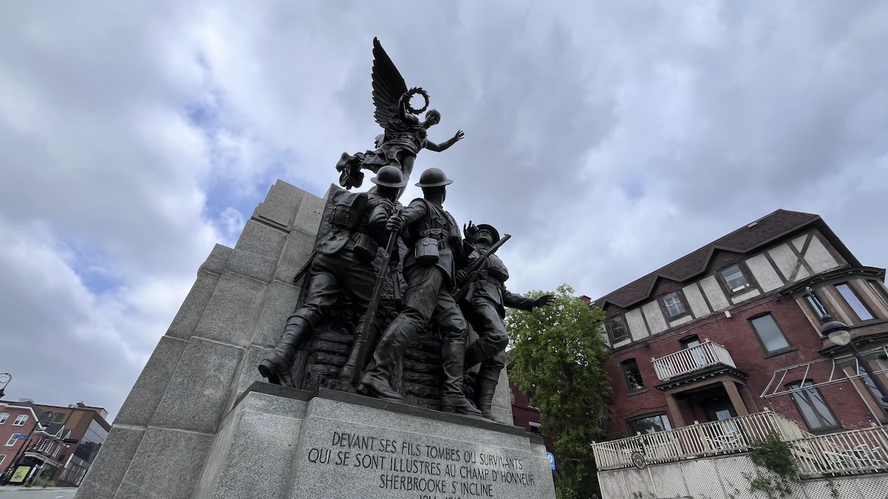 Le cénotaphe de Sherbrooke a 100 ans