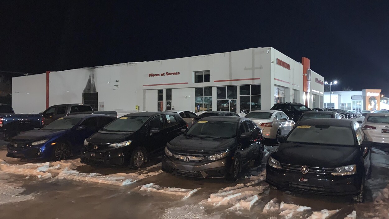 Le feu chez l'Ami Honda a pris naissance dans le garage.