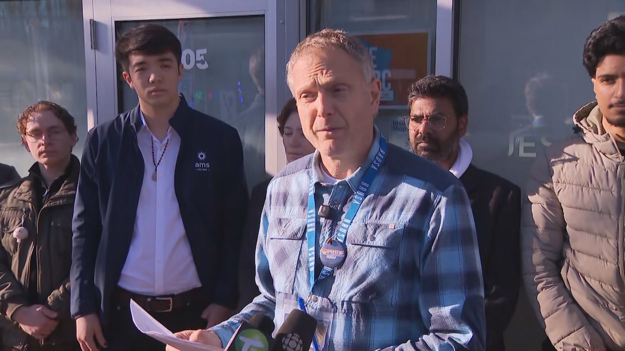 Des étudiants inquiets de la révision du système éducatif postsecondaire en C.-B.