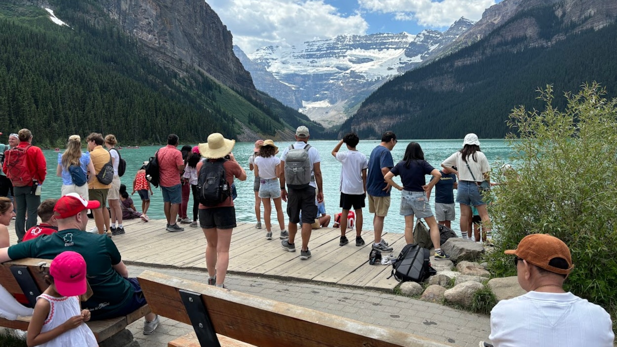Parcs Canada songe à encadrer l’accès des véhicules au lac Louise