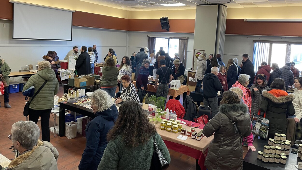 Après le feu, soutien de la communauté lors du marché éphémère des fermiers