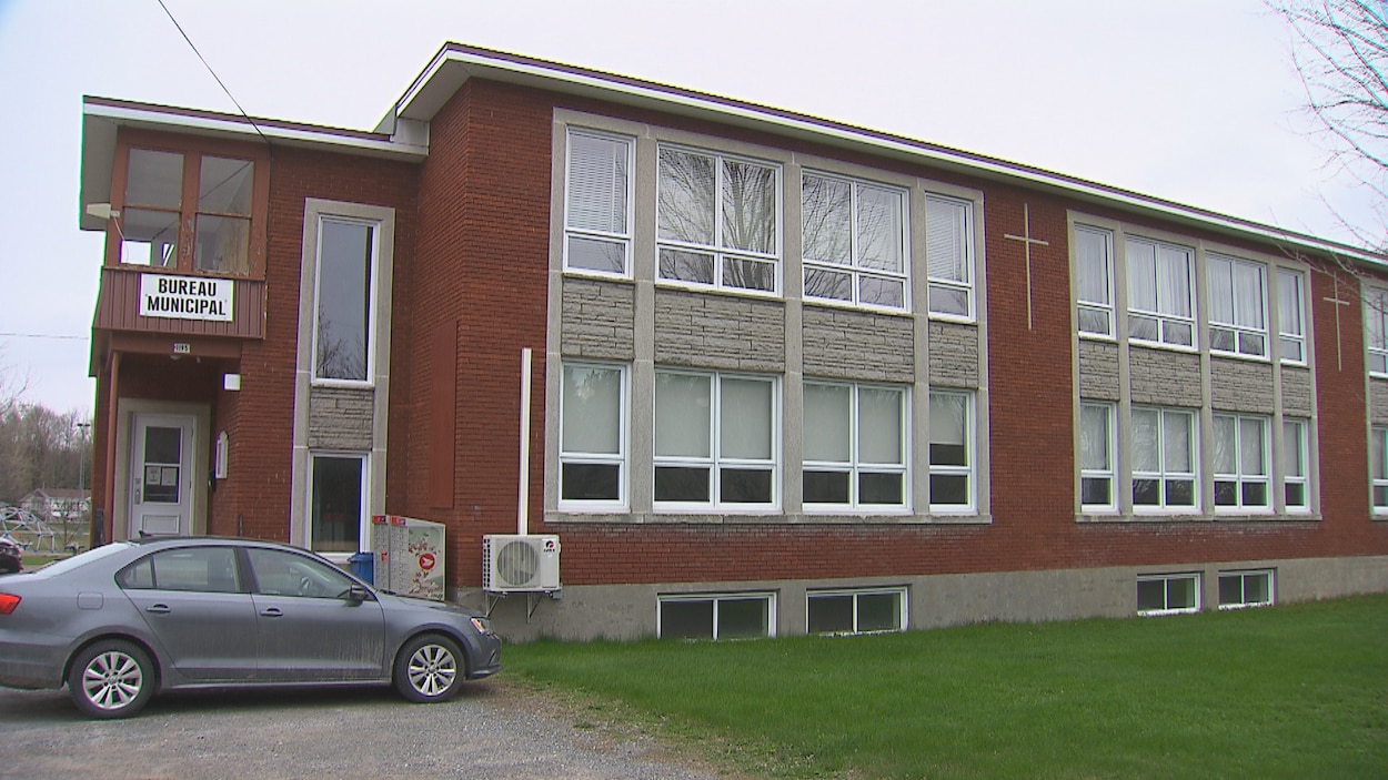 Deux conseillers municipaux de Maricourt démissionnent