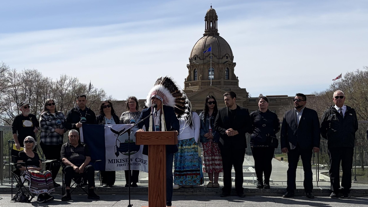 La Première Nation crie Mikisew poursuit l’Alberta et le fédéral