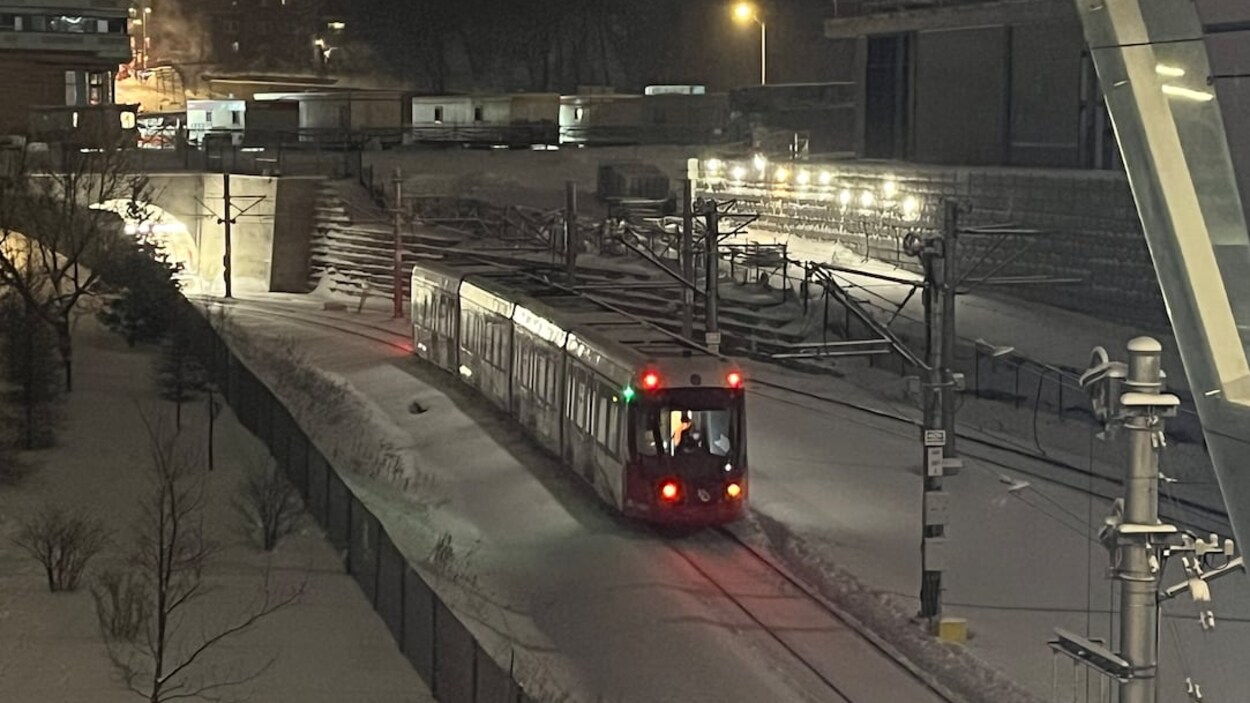 L'arrêt d'un train perturbe le réseau du O-Train