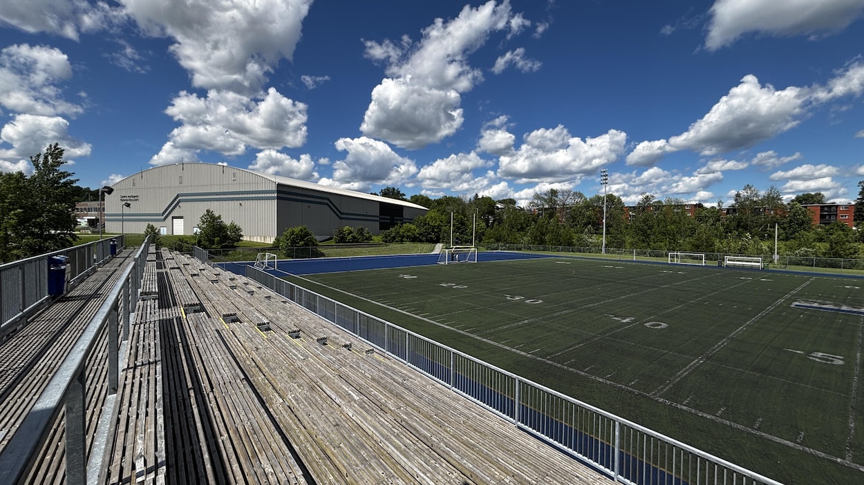 Sherbrooke veut rafraîchir le terrain synthétique du parc Sylvie-Daigle