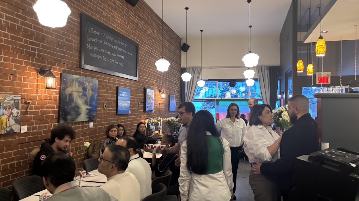 « On se rassemble ici pour se tenir debout pour la liberté de l’Iran »