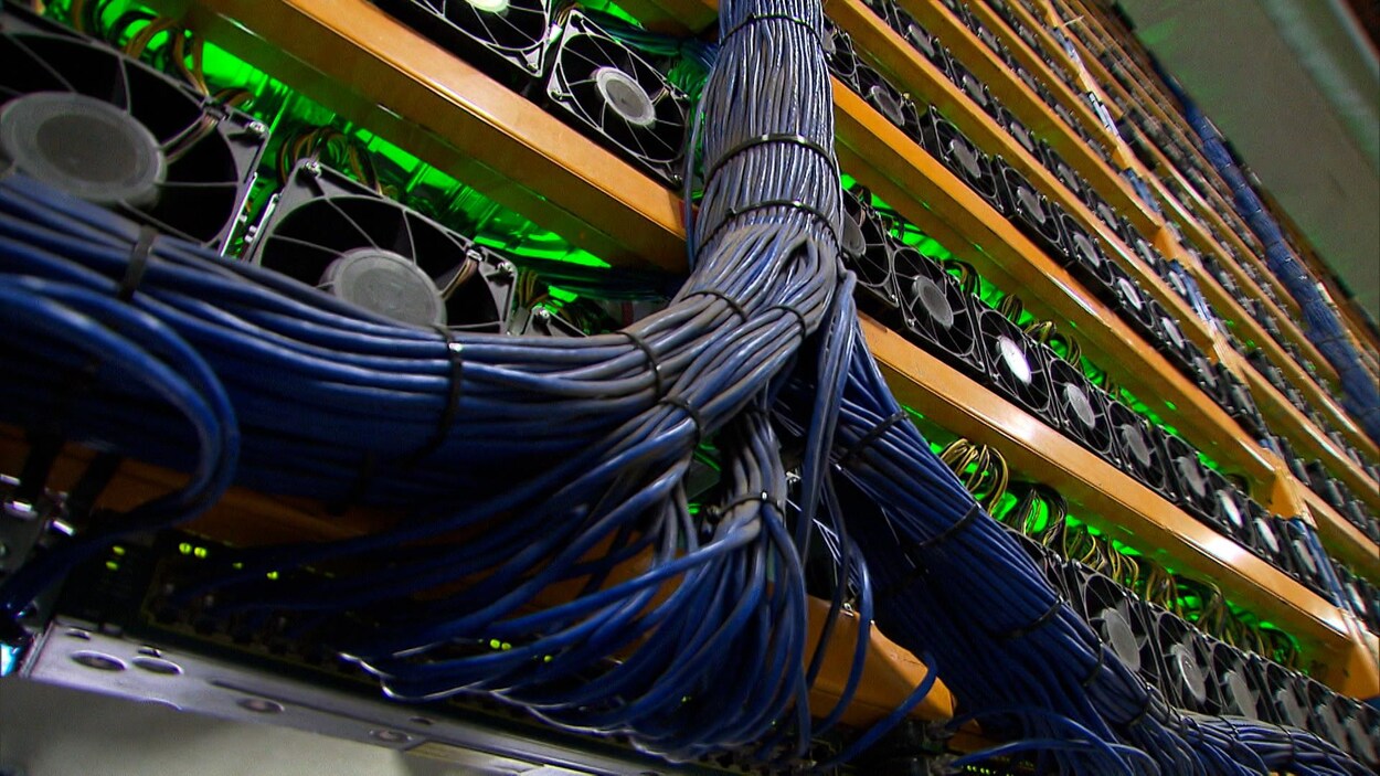 Minage de cryptomonnaie : Baie-Comeau craint de perdre 1 M$ de revenus annuels