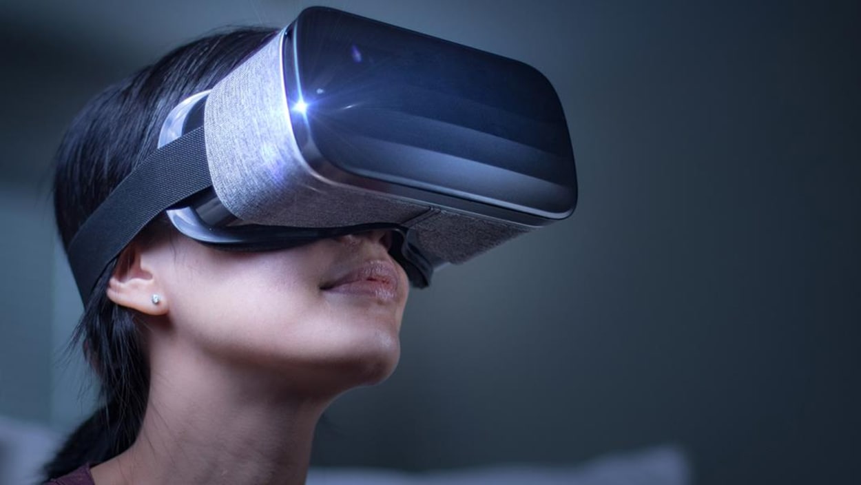 Un casque de réalité virtuelle.
