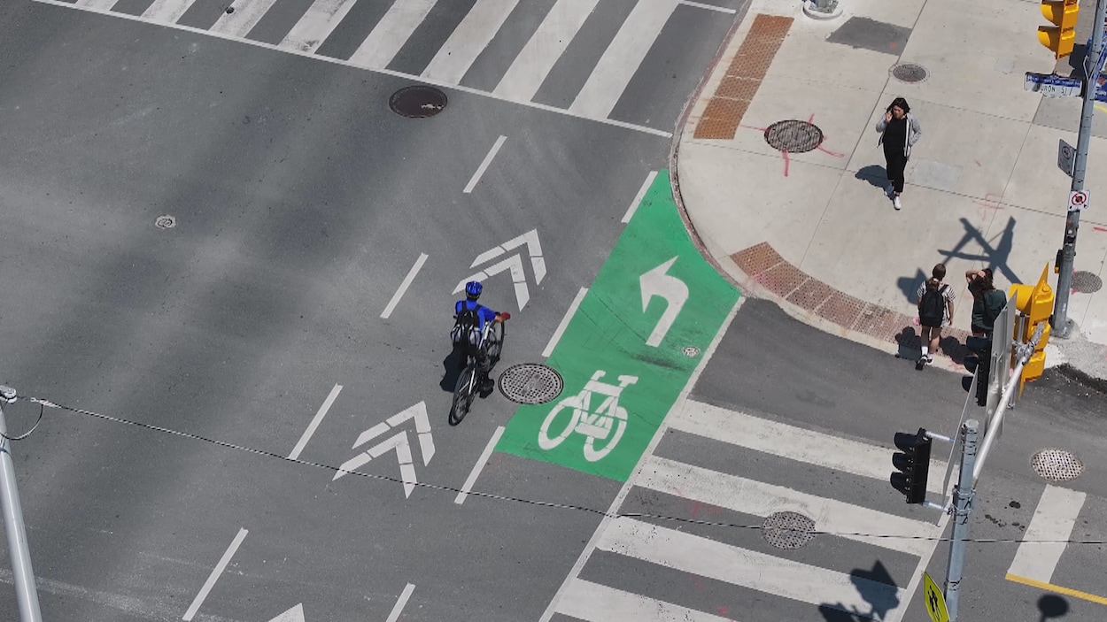 Les pistes cyclables à Toronto : quand la gestion du trafic devient un enjeu politique