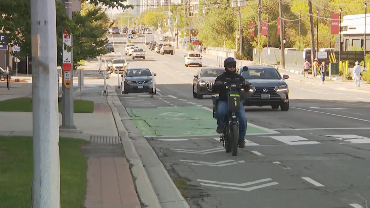 Toronto entamera le retrait de ses pistes cyclables.