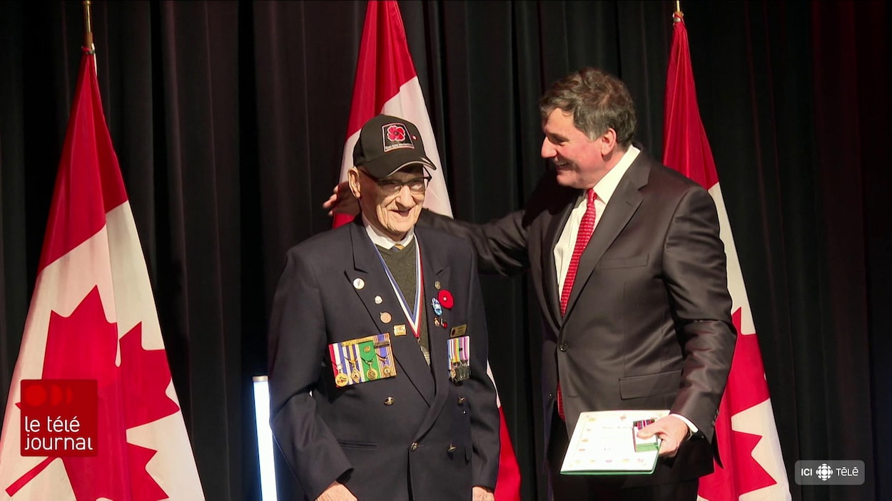 Le vétéran de la Deuxième Guerre Roméo LeBlanc est mort à 102 ans