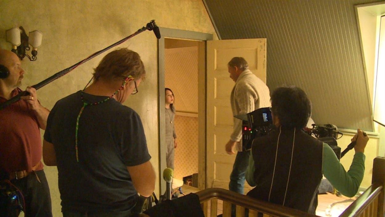 Le réalisateur québécois Dominic James lors du tournage de son film Wait till Helen comes à Winnipeg. Le réalisateur québécois Dominic James lors du tournage de son film Wait till Helen comes à Winnipeg.