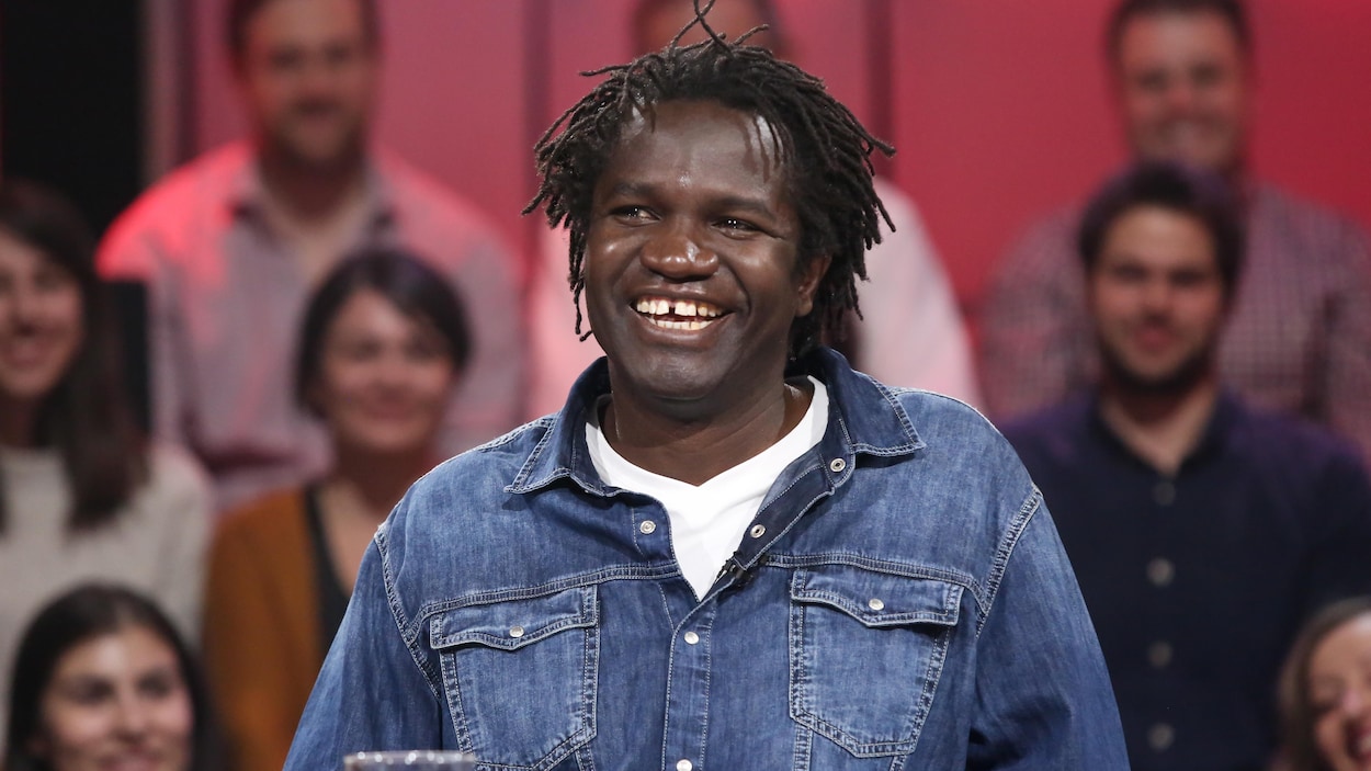 Boucar Diouf lors d'un passage à Tout le monde en parle. Boucar Diouf lors d'un passage à Tout le monde en parle.