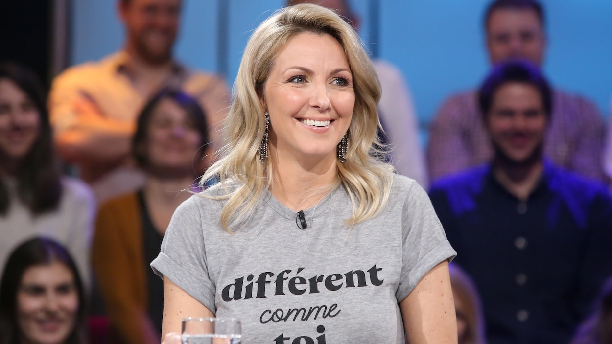 Véronique Cloutier lors d'un passage à Tout le monde en parle. Véronique Cloutier lors d'un passage à Tout le monde en parle.