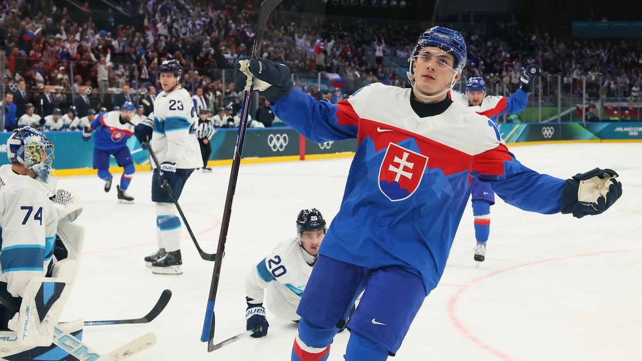 Victoire éclatante de la Slovaquie! Juraj Slafkovsky fait tomber la Finlande 4-1