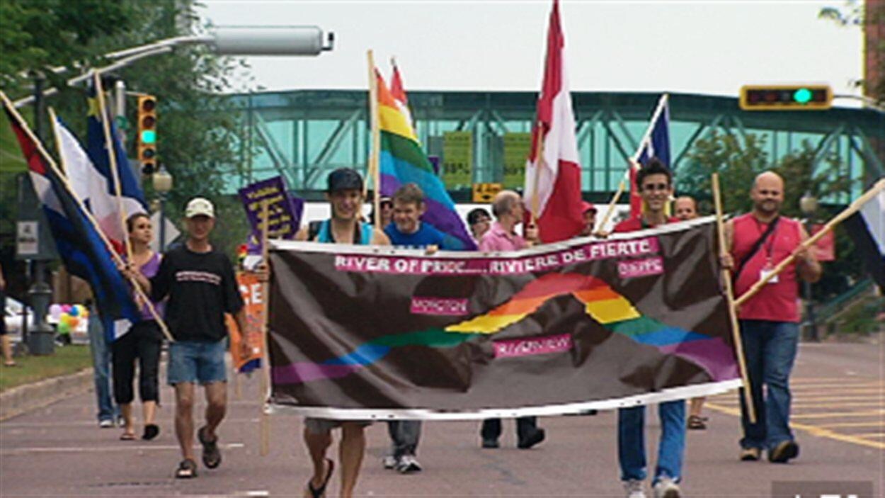 Une voix de plus pourrait défendre la communauté gaie et lesbienne | Info | Radio-Canada