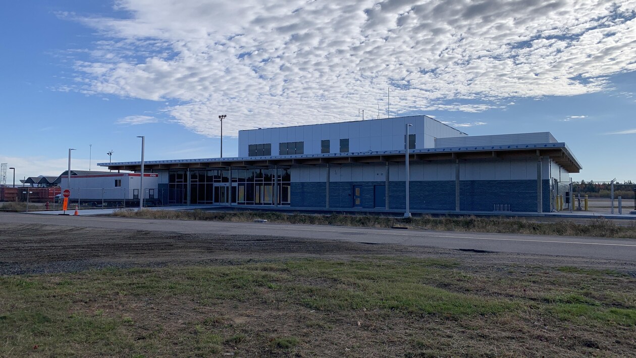 Les travaux de construction de l'aérogare avancent bien Le téléjournal Mauricie