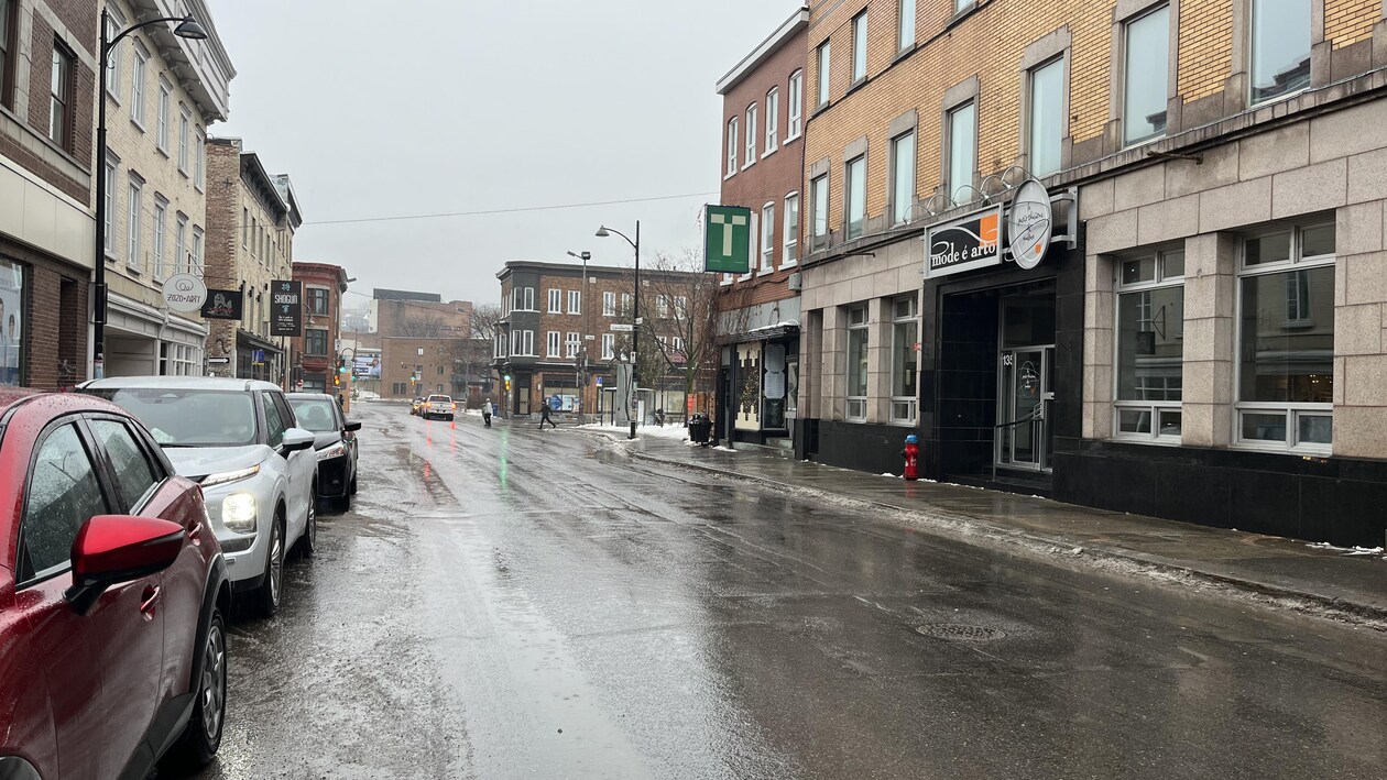 La rue SaintVallier à sens unique des citoyens veulent que la Ville