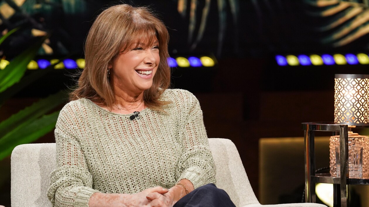 Chantal Lacroix souriante à la caméra.