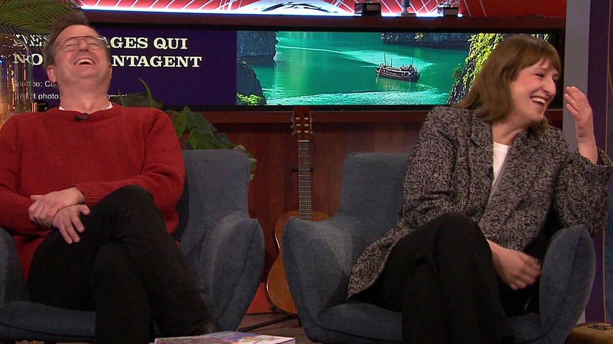 Anne-Élisabeth Bossé et de Rémi-Pierre Paquin explosent de rire.