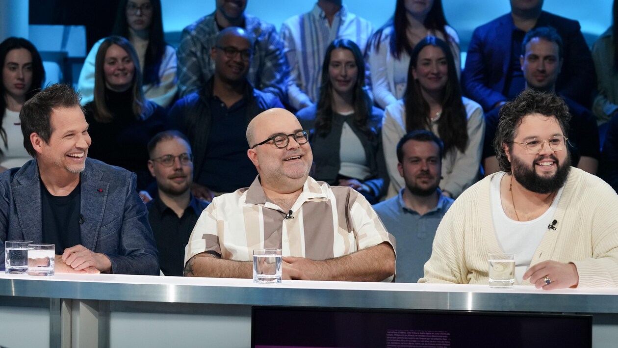 Sylvain Parent-Bédard, Laurent Paquin et Matthieu Pepper sont assis dans le studio.