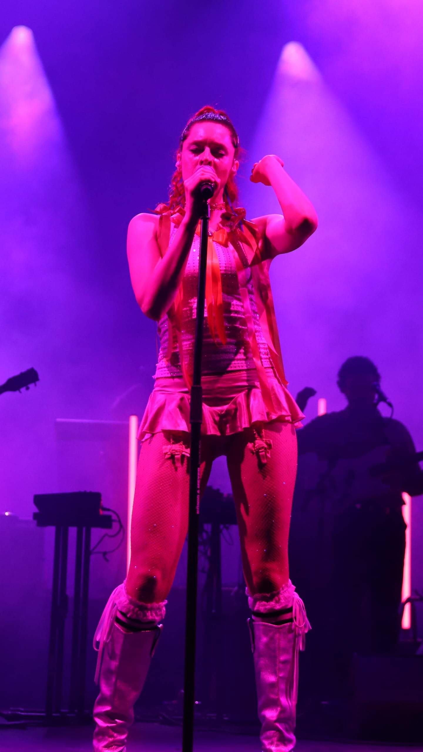 Lou-Adriane Cassidy sur scène.