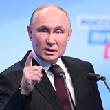 الرئيس الروسي فلاديمير بوتين متحدثاً اليوم أمام وسائل الإعلام بعد الإعلان الرسمي عن فوزه في الانتخابات الرئاسية. 