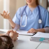 Un rendez-vous avec une médecin.