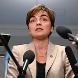 وزيرة الهجرة والفَرنَسة والاندماج في حكومة كيبيك كريستين فريشيت خلال مؤتمر صحفي.