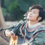 香港歌手何韵诗在保释后，按计划进行了网上歌迷音乐会。（HOCC脸书）
