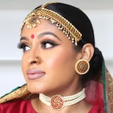 安省斯托夫维尔（Stouffville）的27岁网红穆鲁甘南（Durka Murugananthan）的Asoka打扮和平日的她。