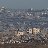 Du côté israélien de la frontière, on voit des bâtiments complètement détruits à Gaza, le 31 août 2025.