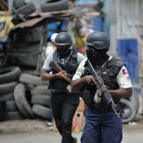 Patrulla policial en Haití.