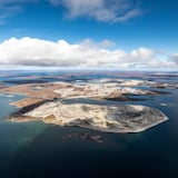 Une image aérienne de la mine Diavik.