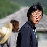 
韩国导演郑朱莉获得今年蒙特利尔奇幻电影节最佳导演，她会携影片《下一个素熙》在闭幕式上和大家见面。
