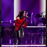 كريستا ماريا ابو عقل تغني في برنامج ’’ذا فويس‘‘ في كندا.