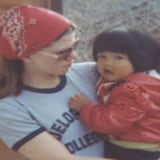 雷蒂西亚·拉辛（Leticia Racine）和养母。