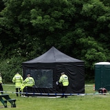 梅登黑德公园封锁区内的帐篷。
