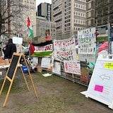 Pro-Palestinian protesters sa kampo.