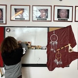 L'intérieur d'une école dans une communauté autochtone.