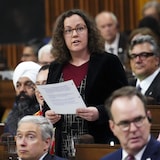 La ministre Rebecca Alty à la Chambre des communes.