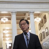 胡元豹。