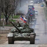 Tanques rusos rumbo a Mariúpol, en Ucrania.