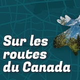 Le texte «Sur les route du Canada» accompagné de la silhouette d’un orignal formée d’une photo d’une route traversant une forêt et menant vers une chaine de montagnes au sommet enneigé.