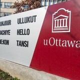 Une affiche de l'Université d'Ottawa.