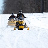 雪地摩托。
