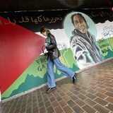 لوحة جدارية داعمة للفلسطينيين داخل حرم جامعة كيبيك في مونتريال (UQAM).
